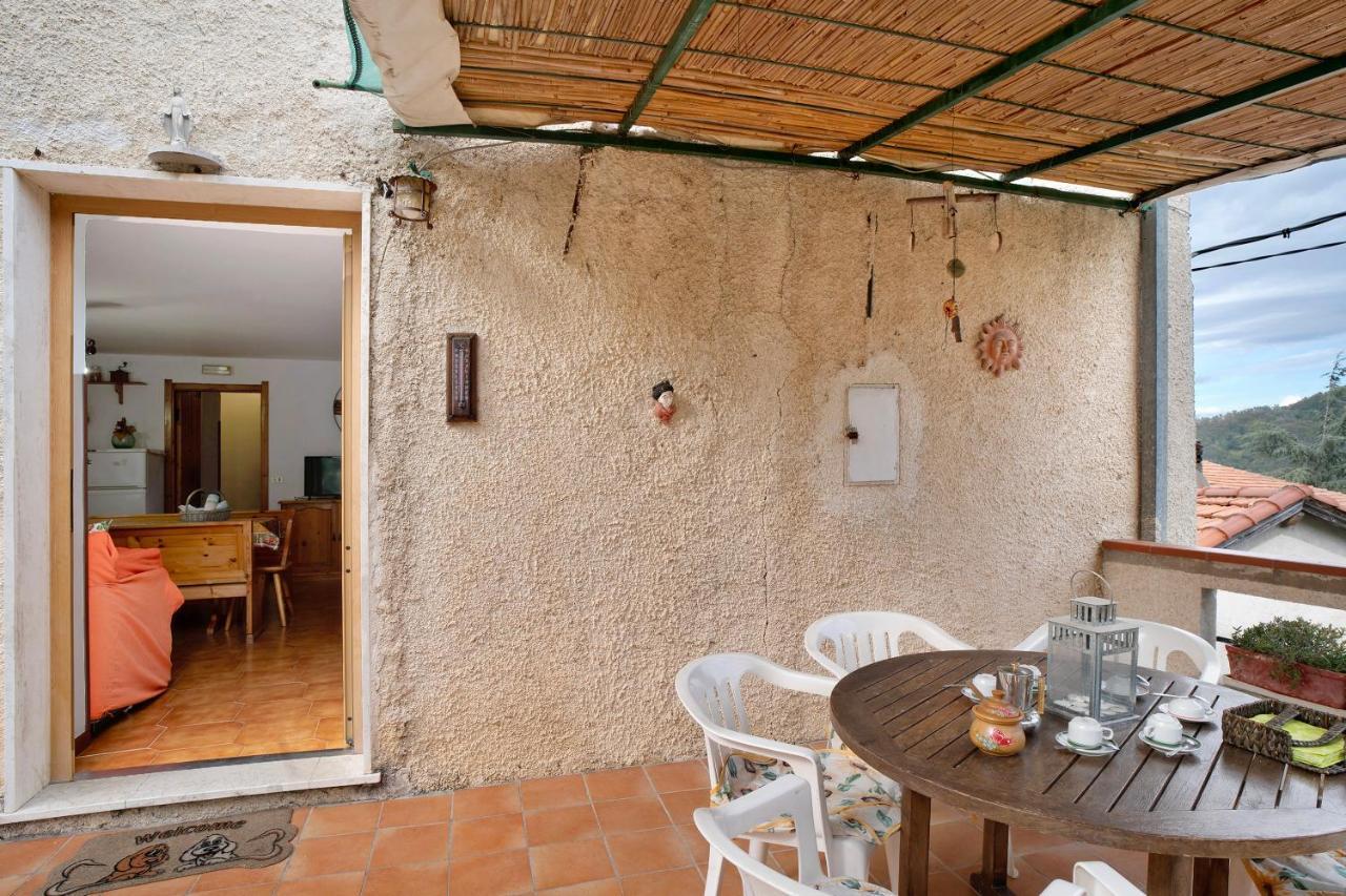Ca De Baci Apartment Vessalico ภายนอก รูปภาพ